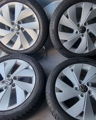 Cerchi VW Golf 8 con Gomme invernali da 17