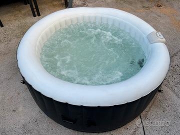 Piscina idromassaggio 4 persone