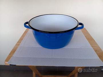 Pentola smaltata vintage. 