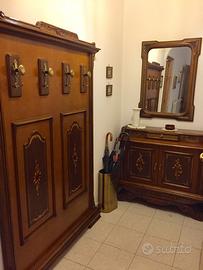 Cappottiera specchio e mobile ingresso