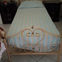 Letto con rete e materasso 