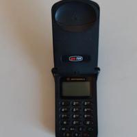 cellulare !"motorola old" con accessori