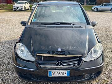 MERCEDES-BENZ A 150 Avantgarde tetto panoramico