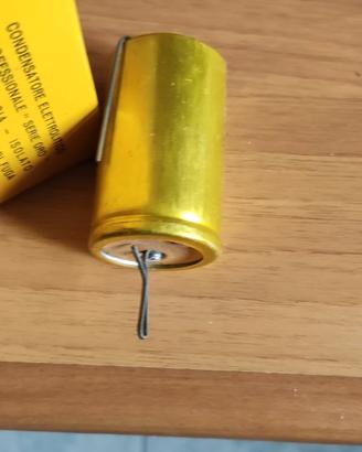 Condensatore elettrolitico serie oro.