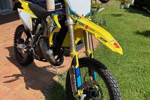 Suzuki 125