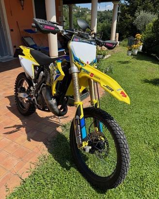Suzuki 125