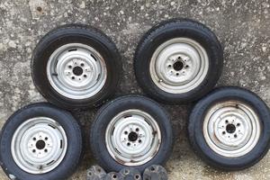 Cinque cerchi completi di mozzi e fuselli fiat 126