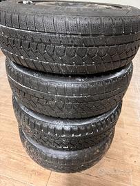 Gomme 175/65 15 con cerchio