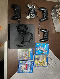Ps4 con controler e giochi