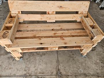 panchina giardino con pallet