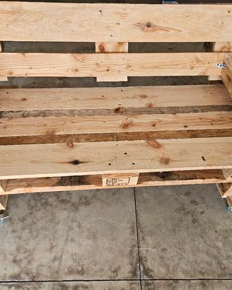 panchina giardino con pallet