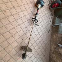 Decespugliatore a scoppio