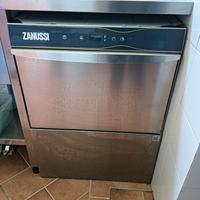 lavastoviglie Zanussi come nuova