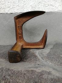 Treppiede incudine in ghisa, att.zo calzolaio Pgpn