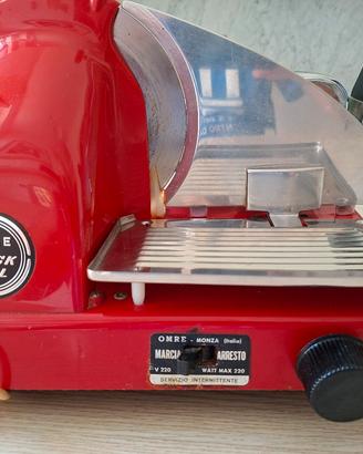Affettatrice elettrica Quick Mill 