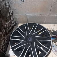 Cerchi borchie lancia pari al nuovo