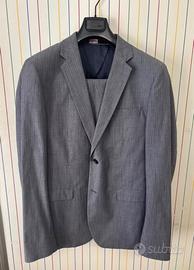 Abito completo da uomo in gessato grigio