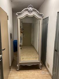 Armadio a un anta. In stile Shabby