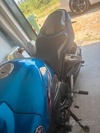 YAMAHA FZ1 r1