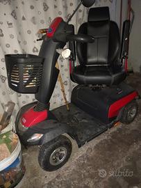 Scooter elettrico per anziani e diversamente abili
