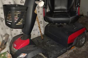 Scooter elettrico per anziani e diversamente abili