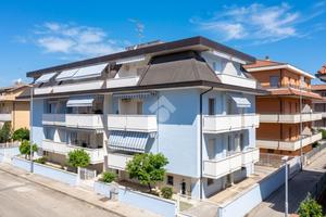 2 LOCALI A MARTINSICURO