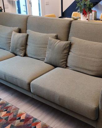 Divano artigianale con Pouf
