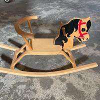 Cavallo dondolo in legno