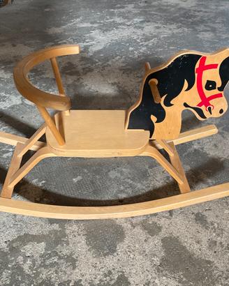 Cavallo dondolo in legno