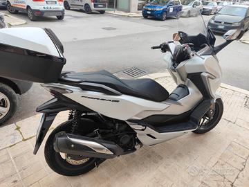 Honda Forza 300 De luxe