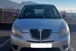 Lancia Ypsilon 1.2 Argento  Neopatentati