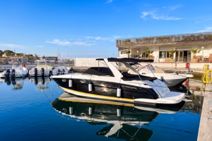 Regal 3350 Cuddy con Volvo Penta
