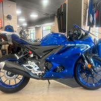 Yamaha YZF R125 euro 400 sconto e casco omaggio
