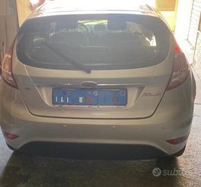 Ford Fiesta Titanium 5 p 1.5tdi incidentata