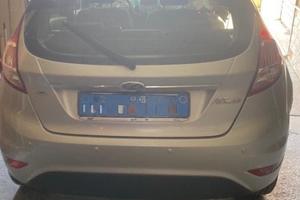 Ford Fiesta Titanium 5 p 1.5tdi incidentata