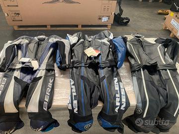 tute giacche e pantaloni da moto