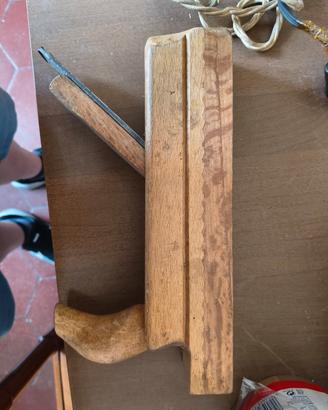 Pialla a mano vintage in legno – 25€  