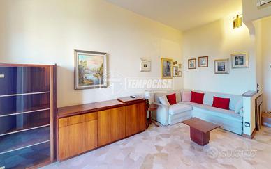 3 LOCALI CON BOX LIBERO SUBITO IN COMASINA!