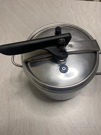 Pentola a pressione Lagostina