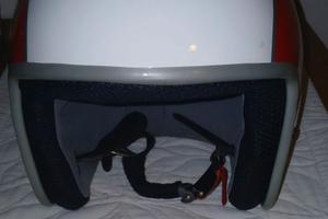 Casco marca Vespa