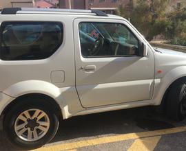 Automobile Suzuki Jimny 1300 benzina