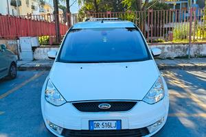 Ford Galaxy 7 posti più l' autista 8 