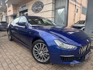 Maserati Ghibli 330 CV MHEV GT