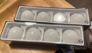 Palline bianche per l’albero di natale