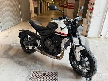 Triumph trident 660