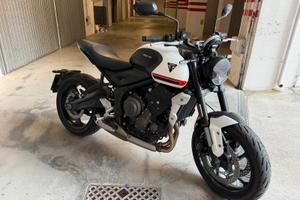 Triumph trident 660