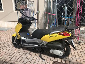 Yamaha X-Max 250 - Solo 17.000