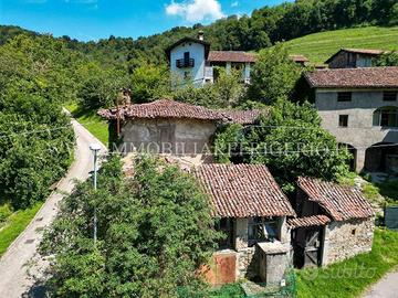 Rustico / Casale di 240 m² con 4 locali a Cisano B