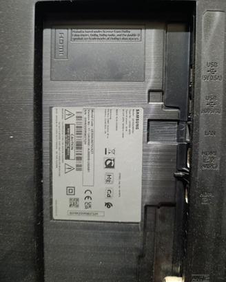 TV Samsung 50" UE50AU8070U – Guasta/Per Ricambi