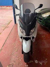 Scooter Yamaha X Max 250
